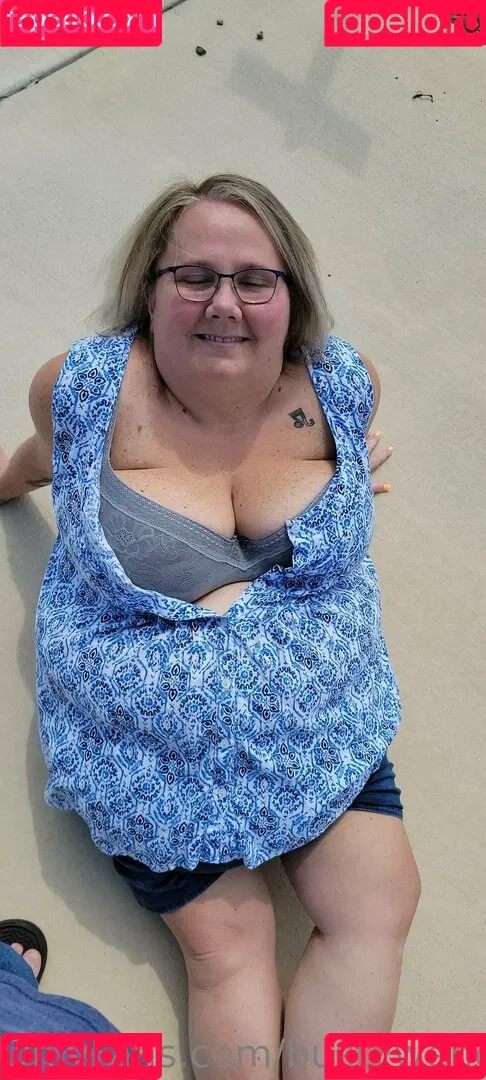 bustywench Onlyfans Photo Gallery 
