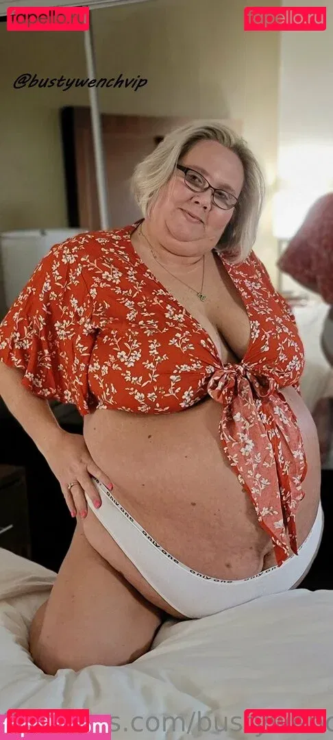 bustywench Onlyfans Photo Gallery 