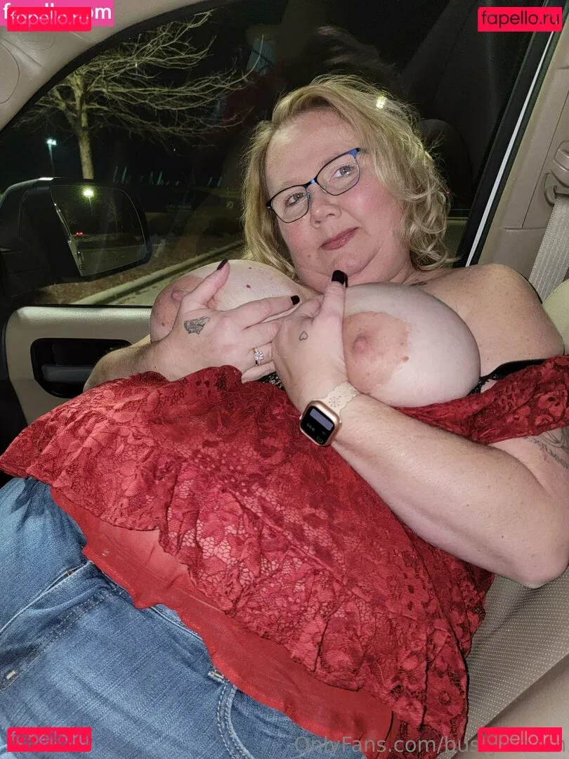 bustywench Onlyfans Photo Gallery 