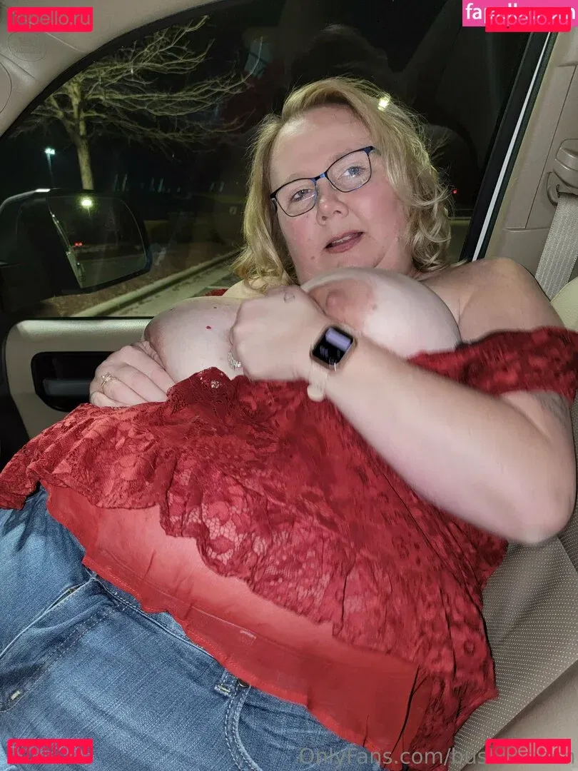 bustywench Onlyfans Photo Gallery 