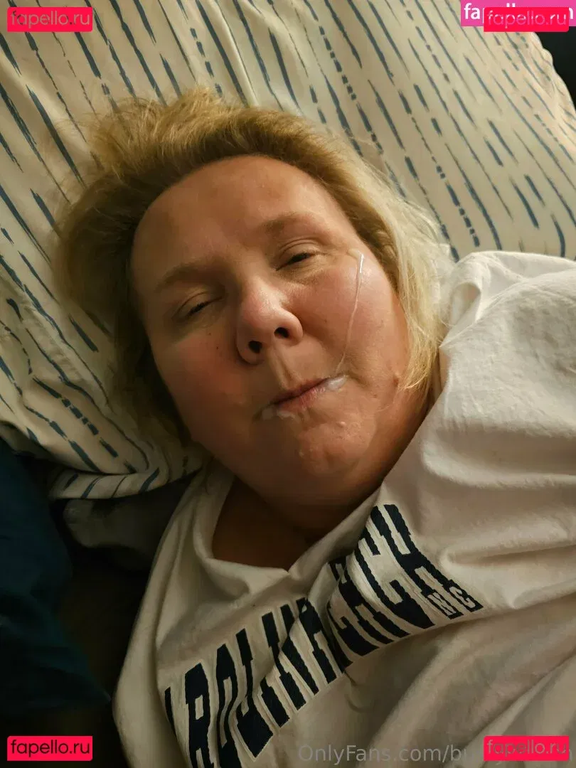 bustywench Onlyfans Photo Gallery 