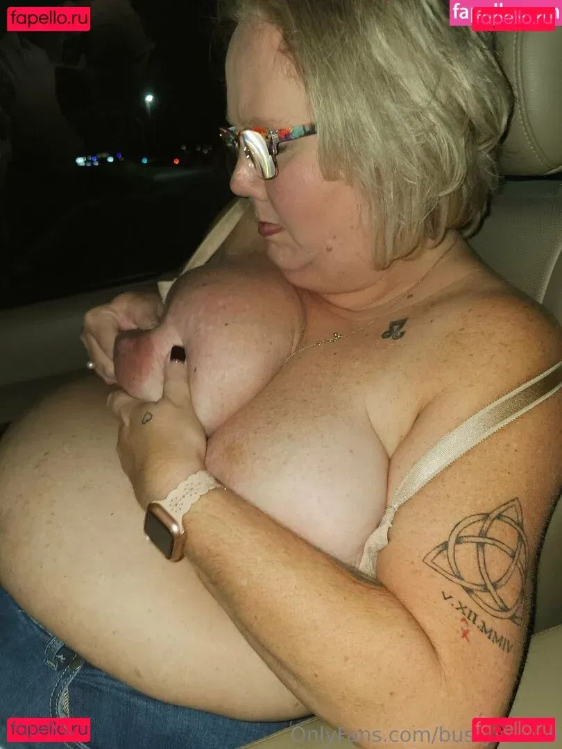 bustywench Onlyfans Photo Gallery 