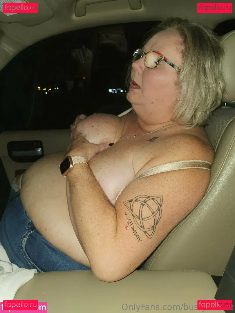 bustywench Onlyfans Photo Gallery 