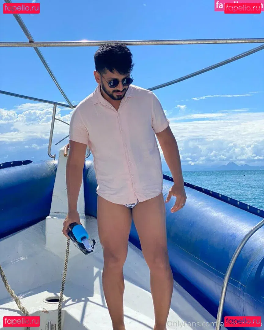 adielcastelo Onlyfans Photo Gallery 