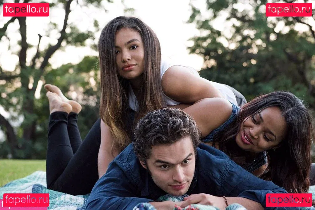 Kyla Pratt Onlyfans Photo Gallery 