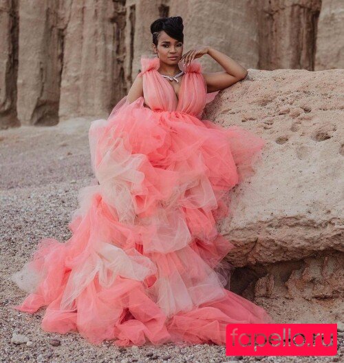 Kyla Pratt Onlyfans Photo Gallery 