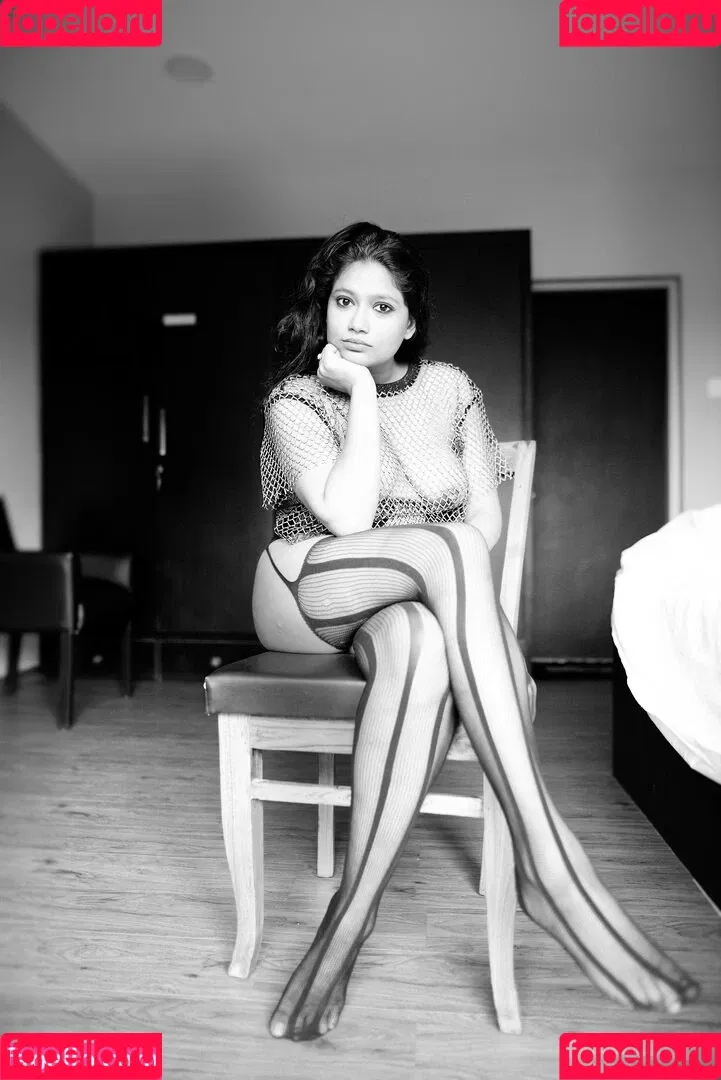 Famil Faiza Onlyfans Photo Gallery 