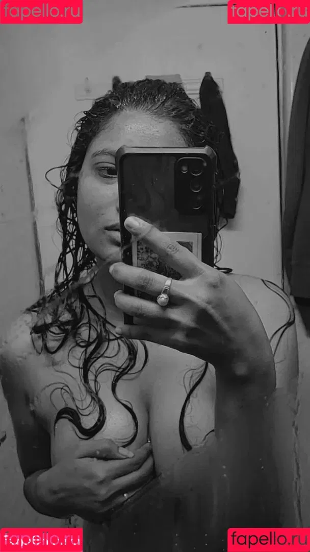 Famil Faiza Onlyfans Photo Gallery 
