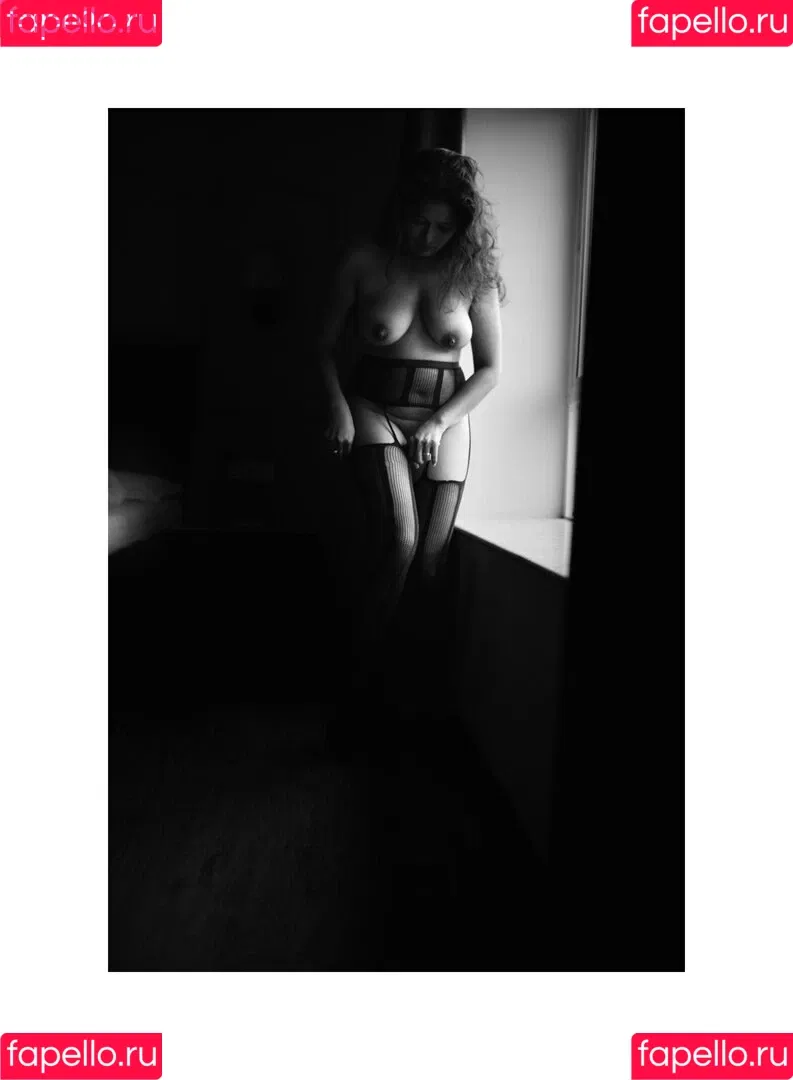 Famil Faiza Onlyfans Photo Gallery 