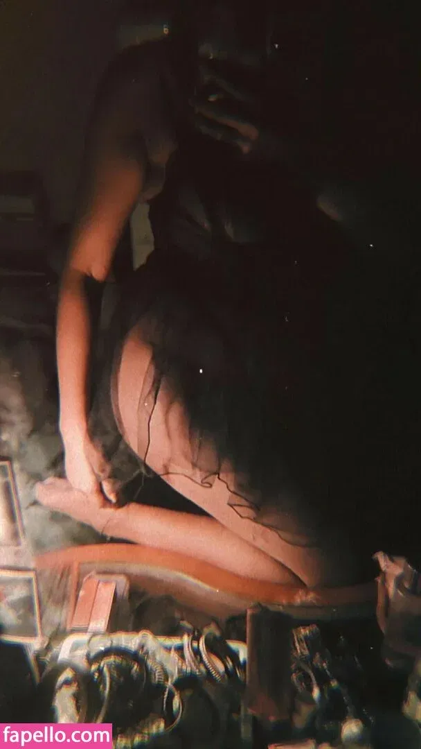 Famil Faiza Onlyfans Photo Gallery 