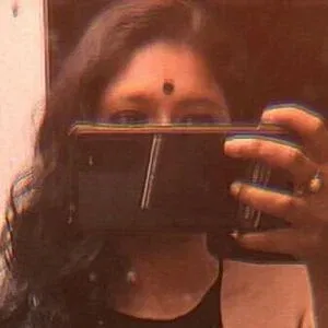 Famil Faiza Onlyfans Photo Gallery 