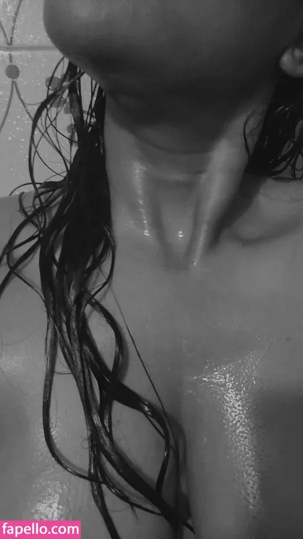 Famil Faiza Onlyfans Photo Gallery 