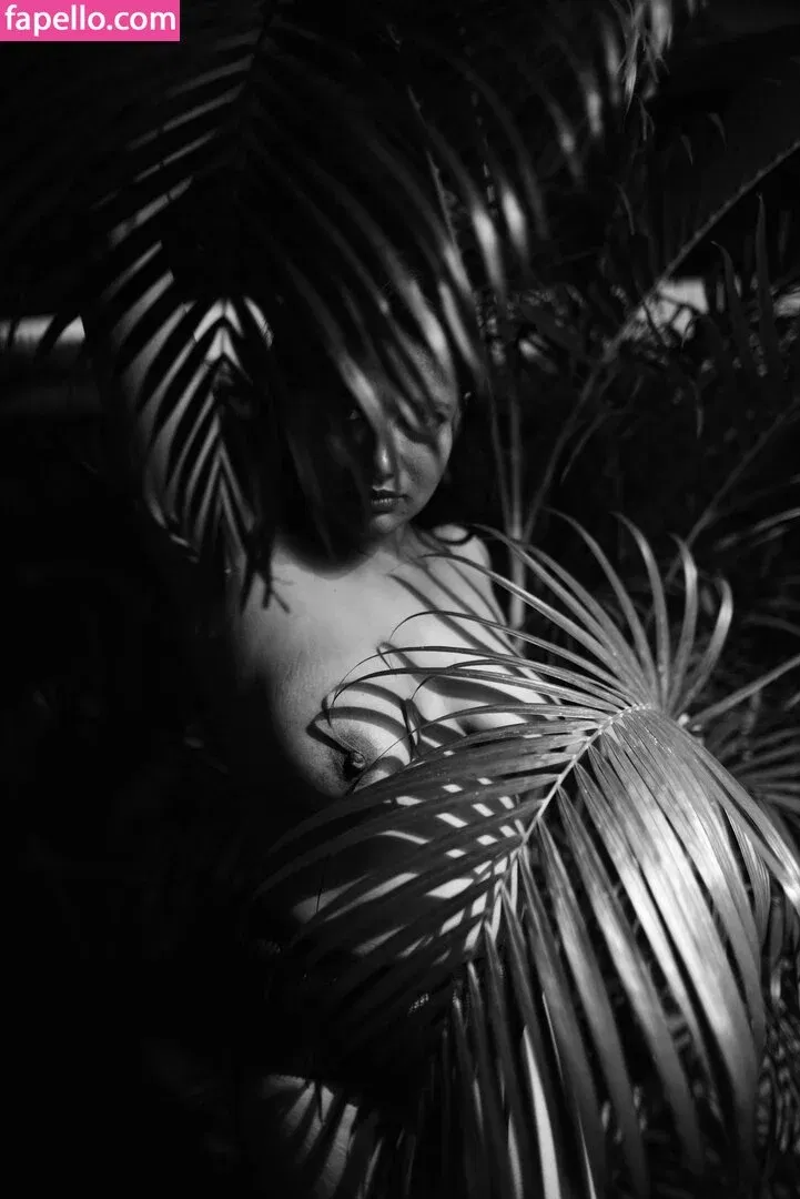 Famil Faiza Onlyfans Photo Gallery 