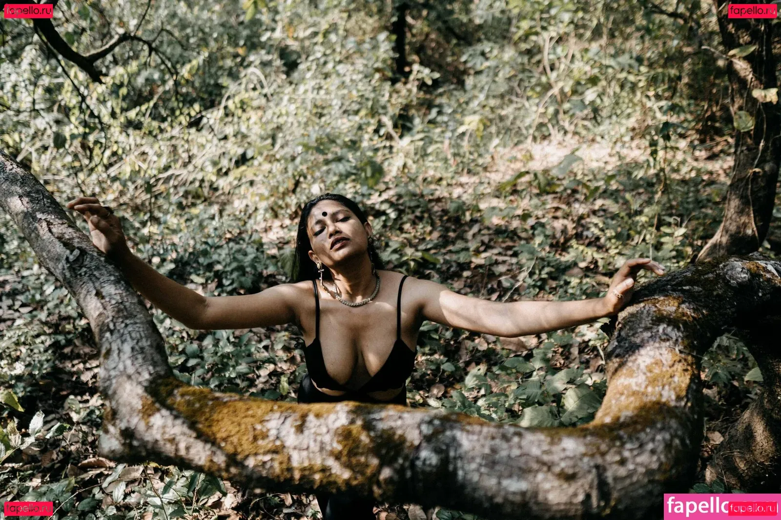 Famil Faiza Onlyfans Photo Gallery 