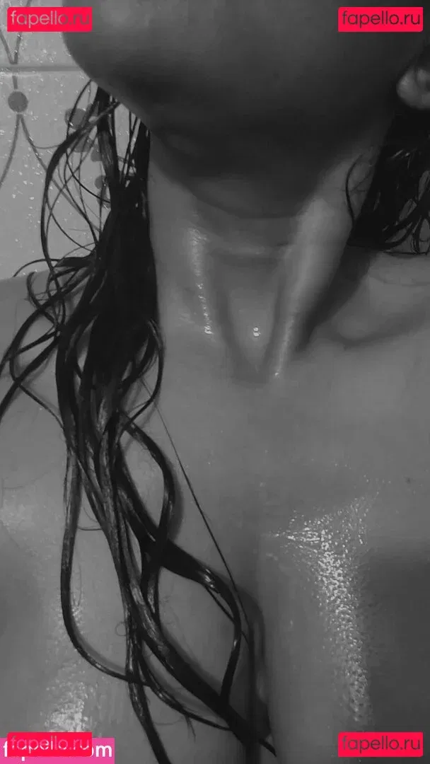 Famil Faiza Onlyfans Photo Gallery 