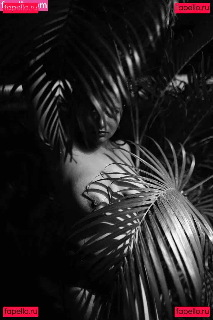 Famil Faiza Onlyfans Photo Gallery 