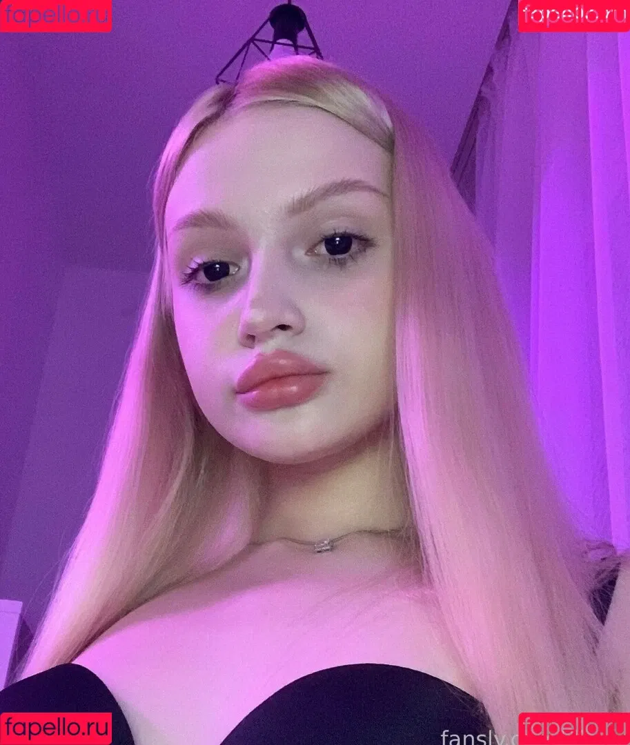 Krstn_tm & Diaqua Onlyfans Photo Gallery 