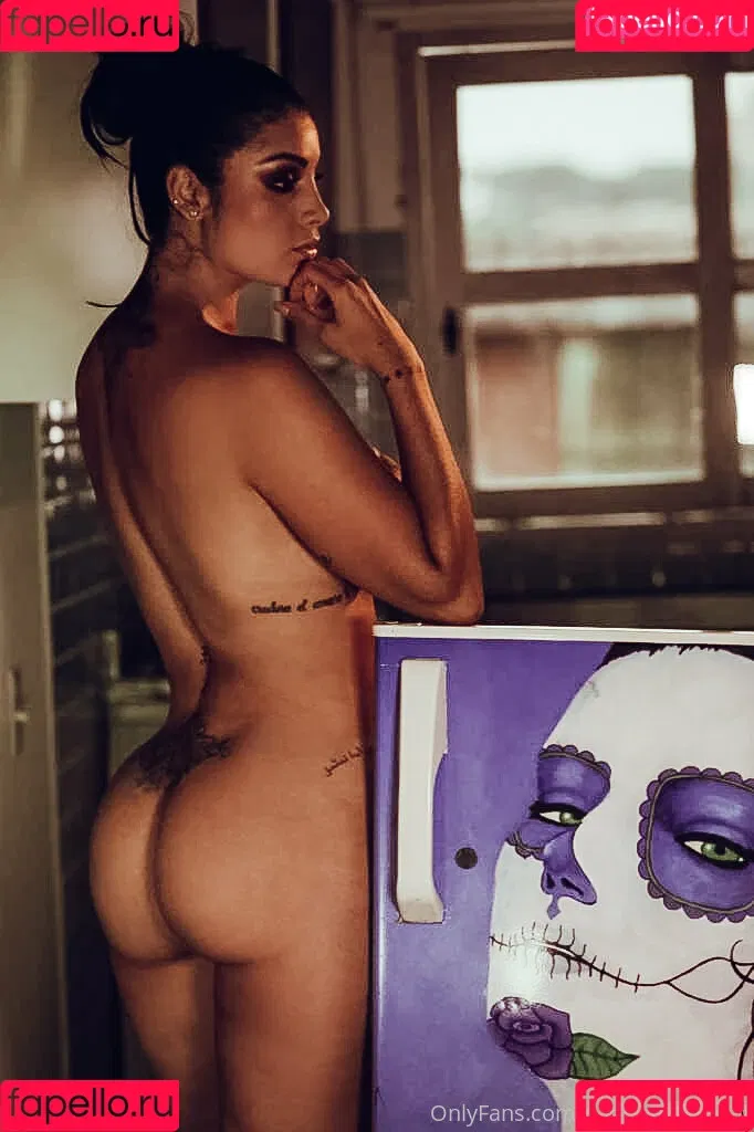 paolavegaoficial Onlyfans Photo Gallery 