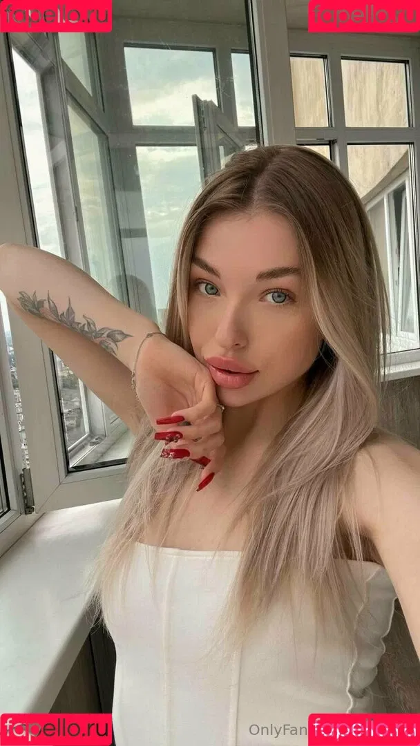 m.i.l.aa Onlyfans Photo Gallery 