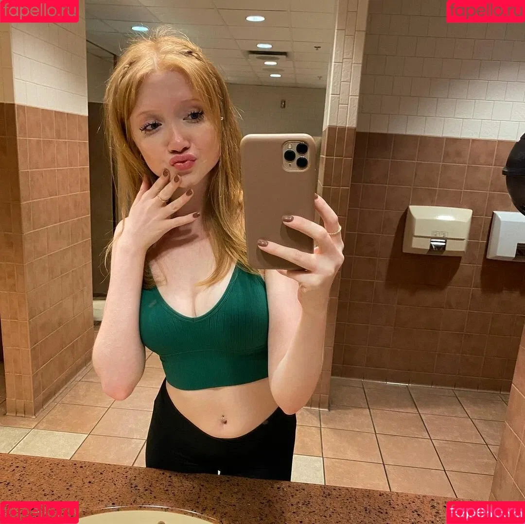 Makenna Kelly Onlyfans Photo Gallery 