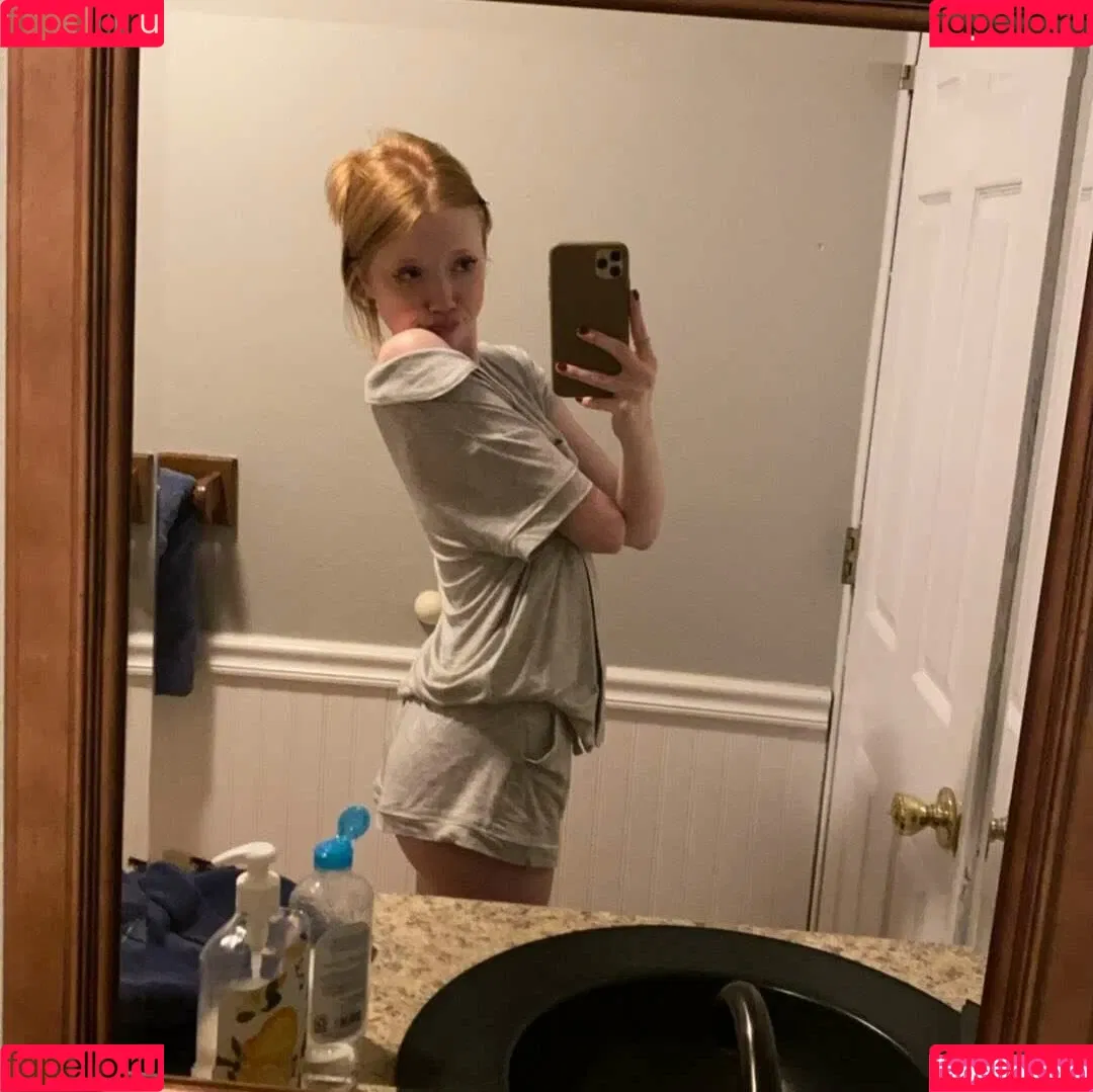 Makenna Kelly Onlyfans Photo Gallery 