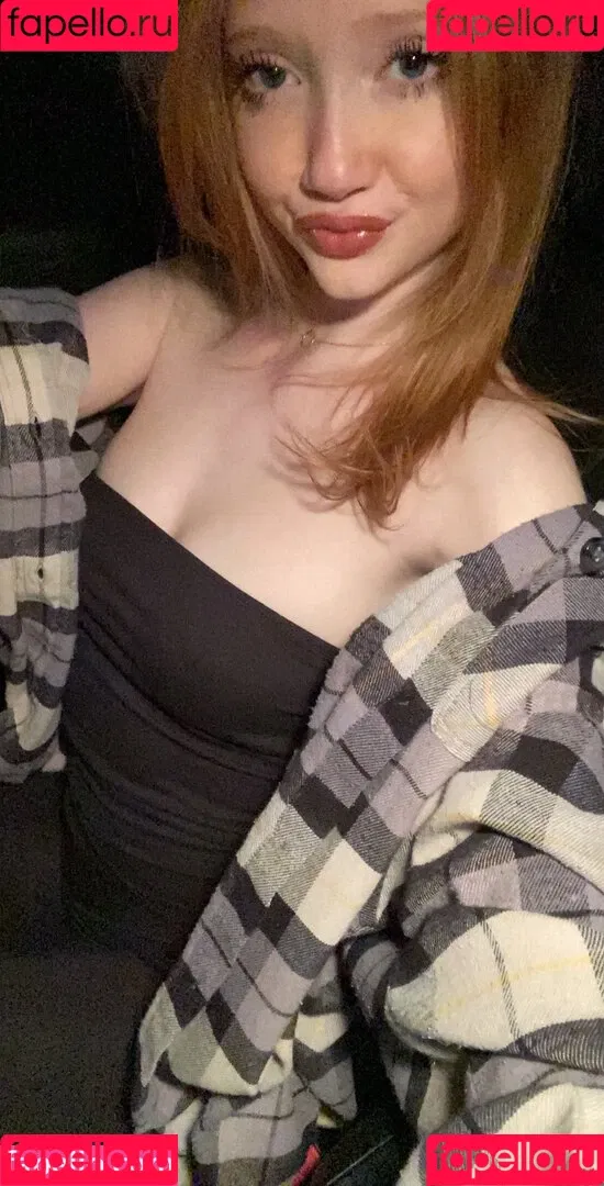 Makenna Kelly Onlyfans Photo Gallery 