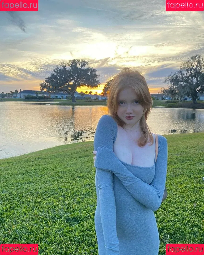 Makenna Kelly Onlyfans Photo Gallery 