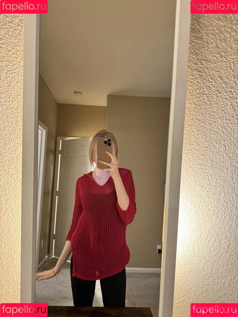 Makenna Kelly Onlyfans Photo Gallery 