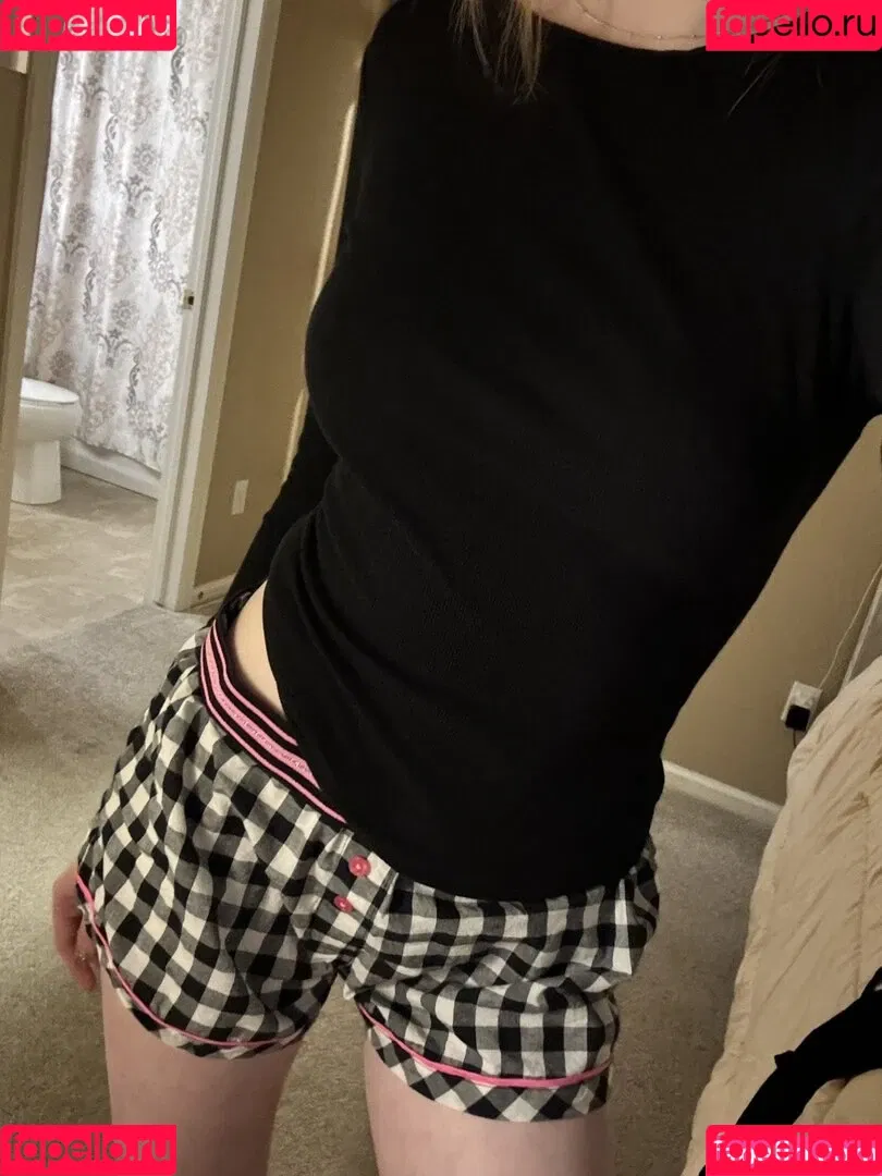 Makenna Kelly Onlyfans Photo Gallery 