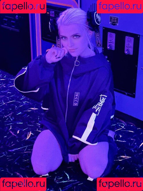 ASMR Shanny Onlyfans Photo Gallery 