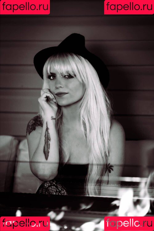 ASMR Shanny Onlyfans Photo Gallery 