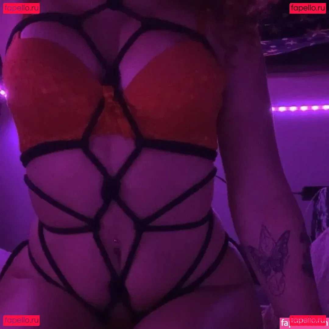 Eaethami Onlyfans Photo Gallery 