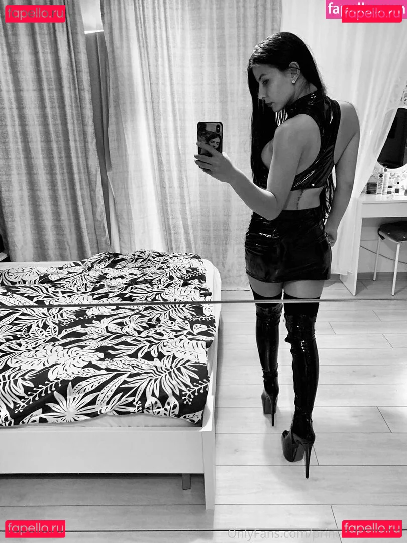 princesszenaxxx Onlyfans Photo Gallery 