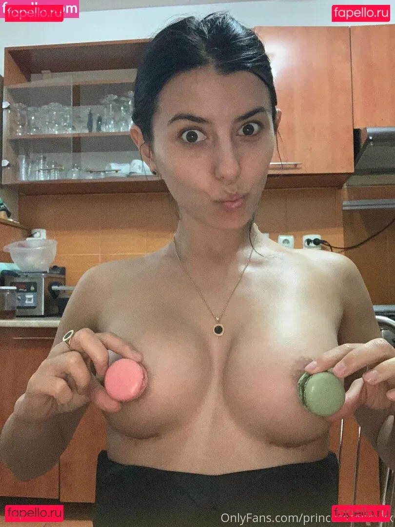 princesszenaxxx Onlyfans Photo Gallery 