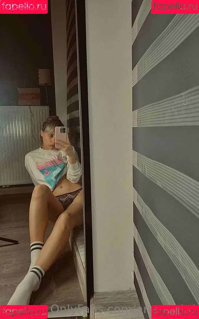arianabird Onlyfans Photo Gallery 
