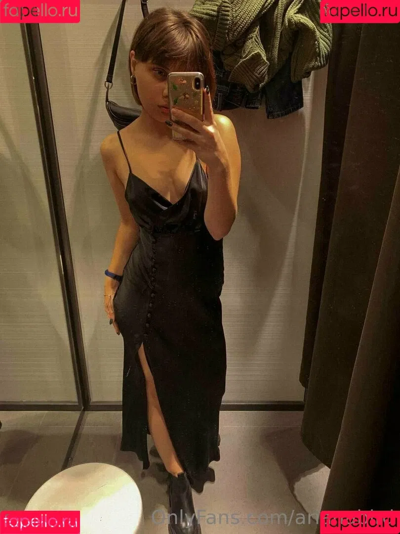 arianabird Onlyfans Photo Gallery 