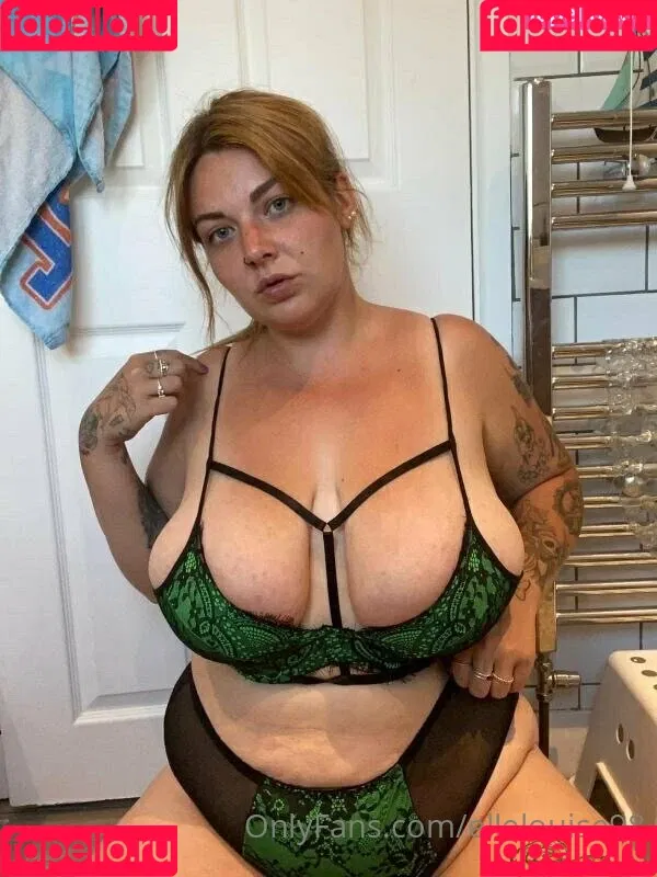 ellelouise98 Onlyfans Photo Gallery 