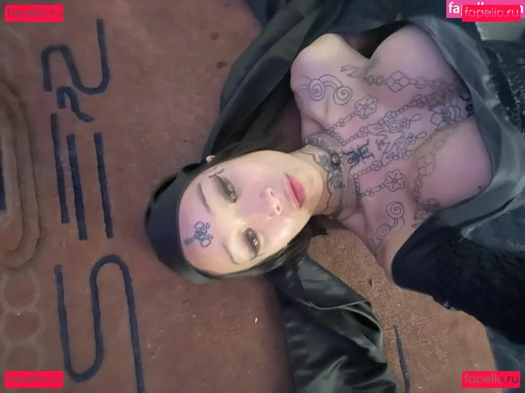 tightcorsetloosemorals Onlyfans Photo Gallery 