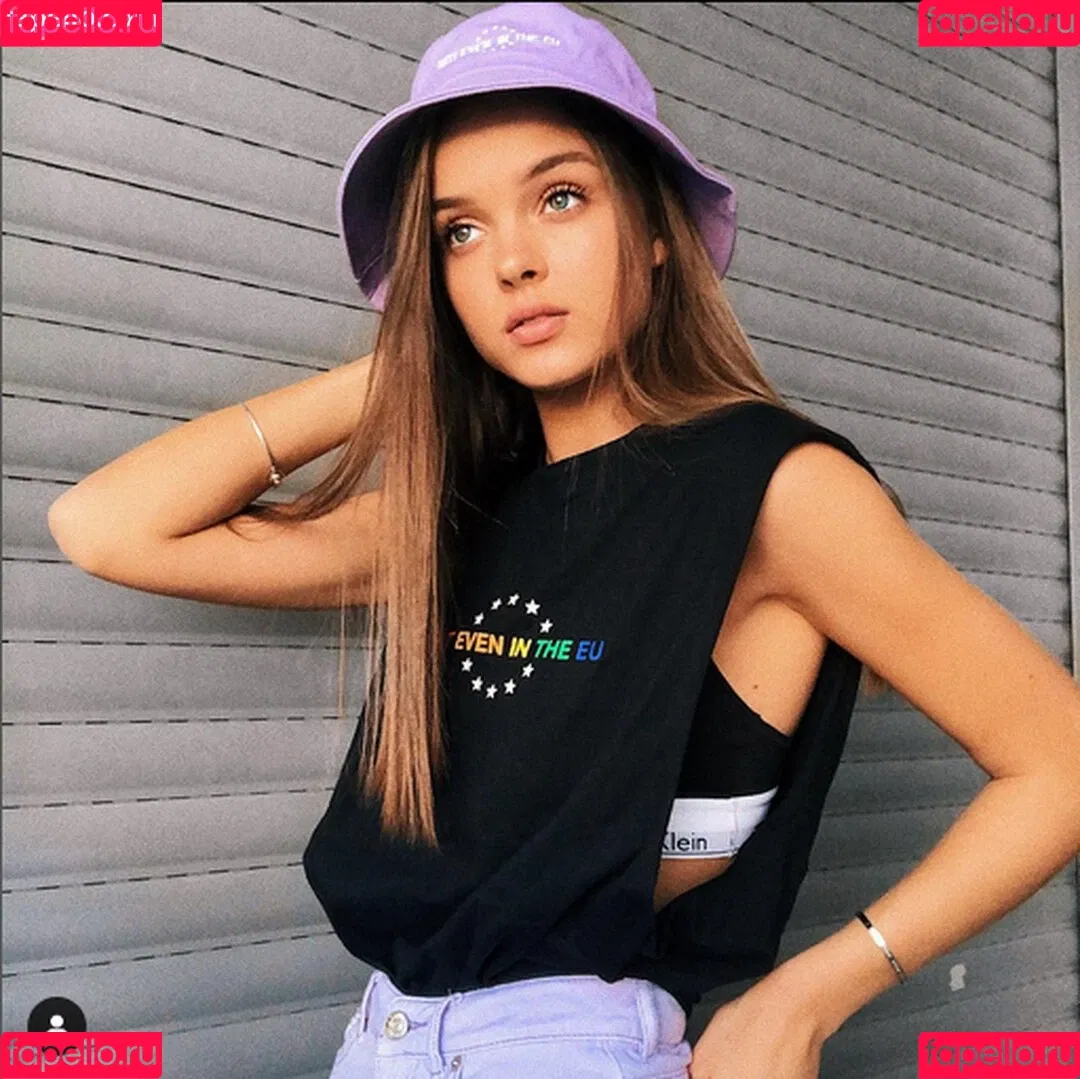 Anna Zak Onlyfans Photo Gallery 
