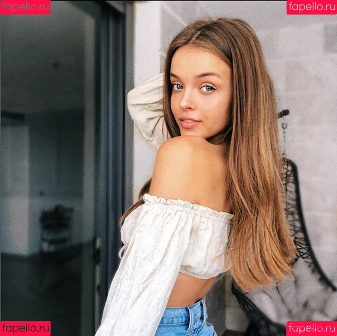 Anna Zak Onlyfans Photo Gallery 