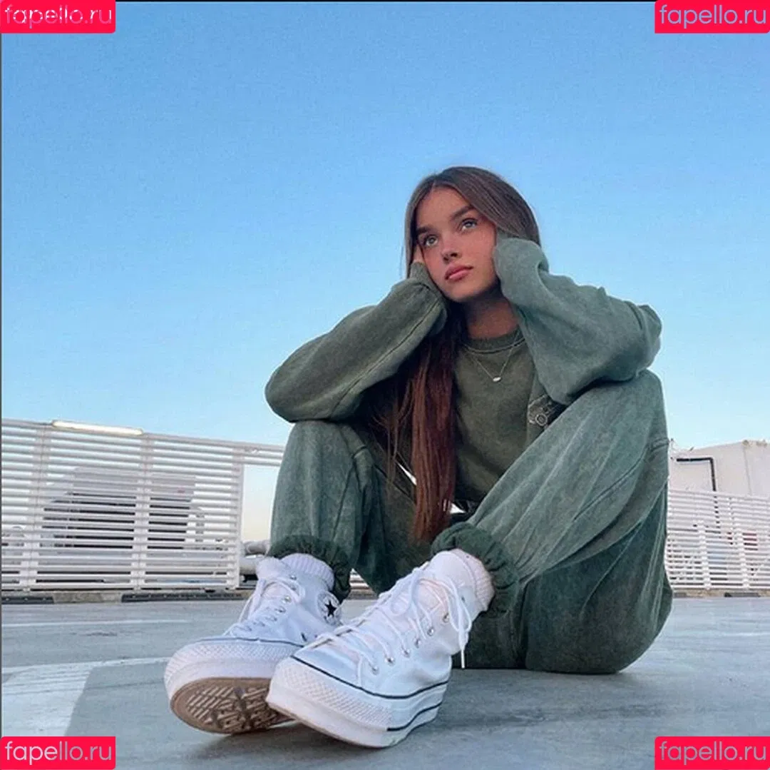 Anna Zak Onlyfans Photo Gallery 