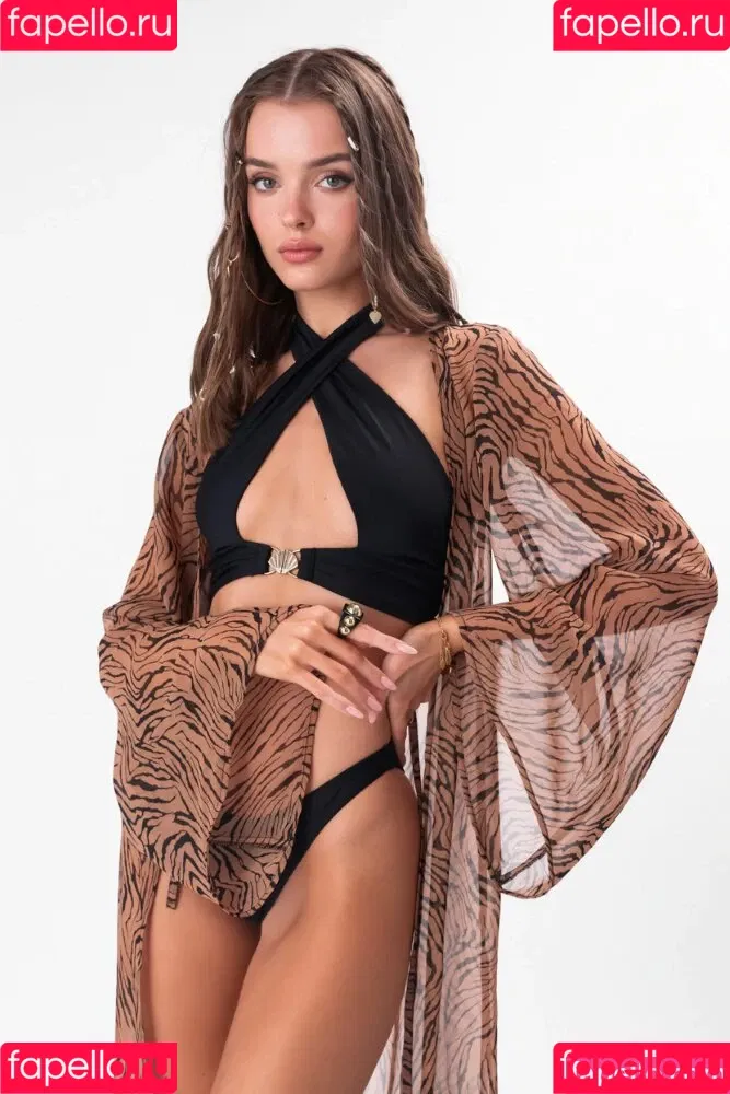 Anna Zak Onlyfans Photo Gallery 
