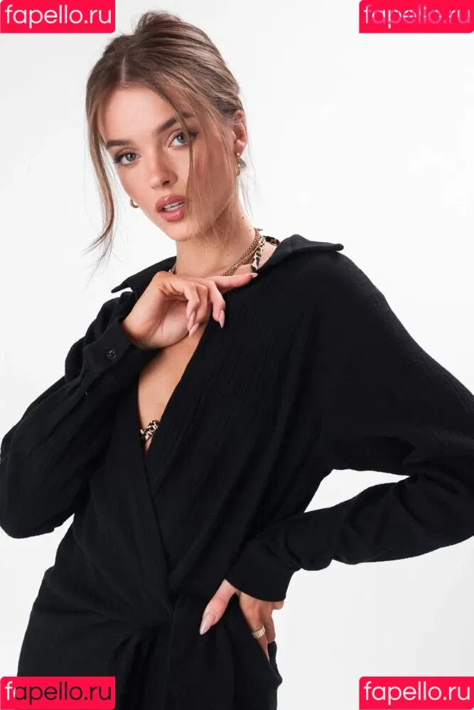 Anna Zak Onlyfans Photo Gallery 