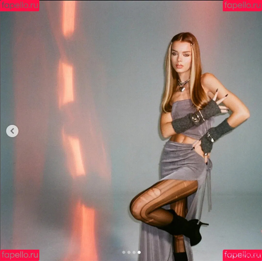 Anna Zak Onlyfans Photo Gallery 