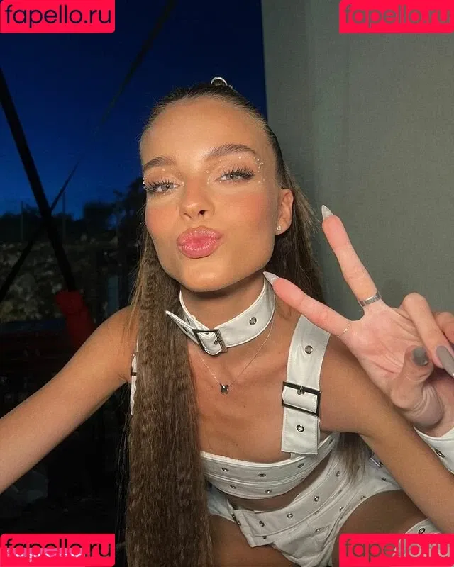 Anna Zak Onlyfans Photo Gallery 