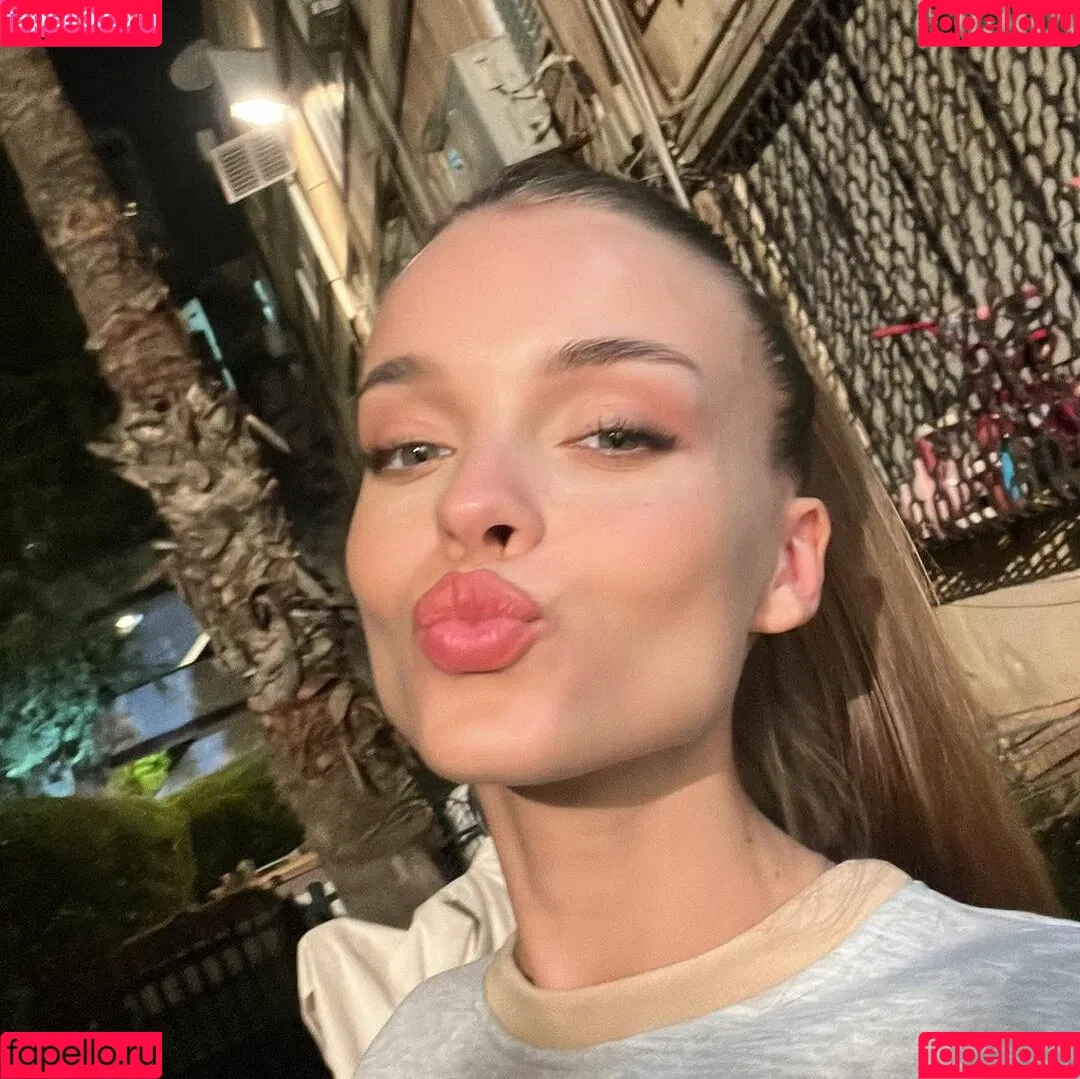 Anna Zak Onlyfans Photo Gallery 