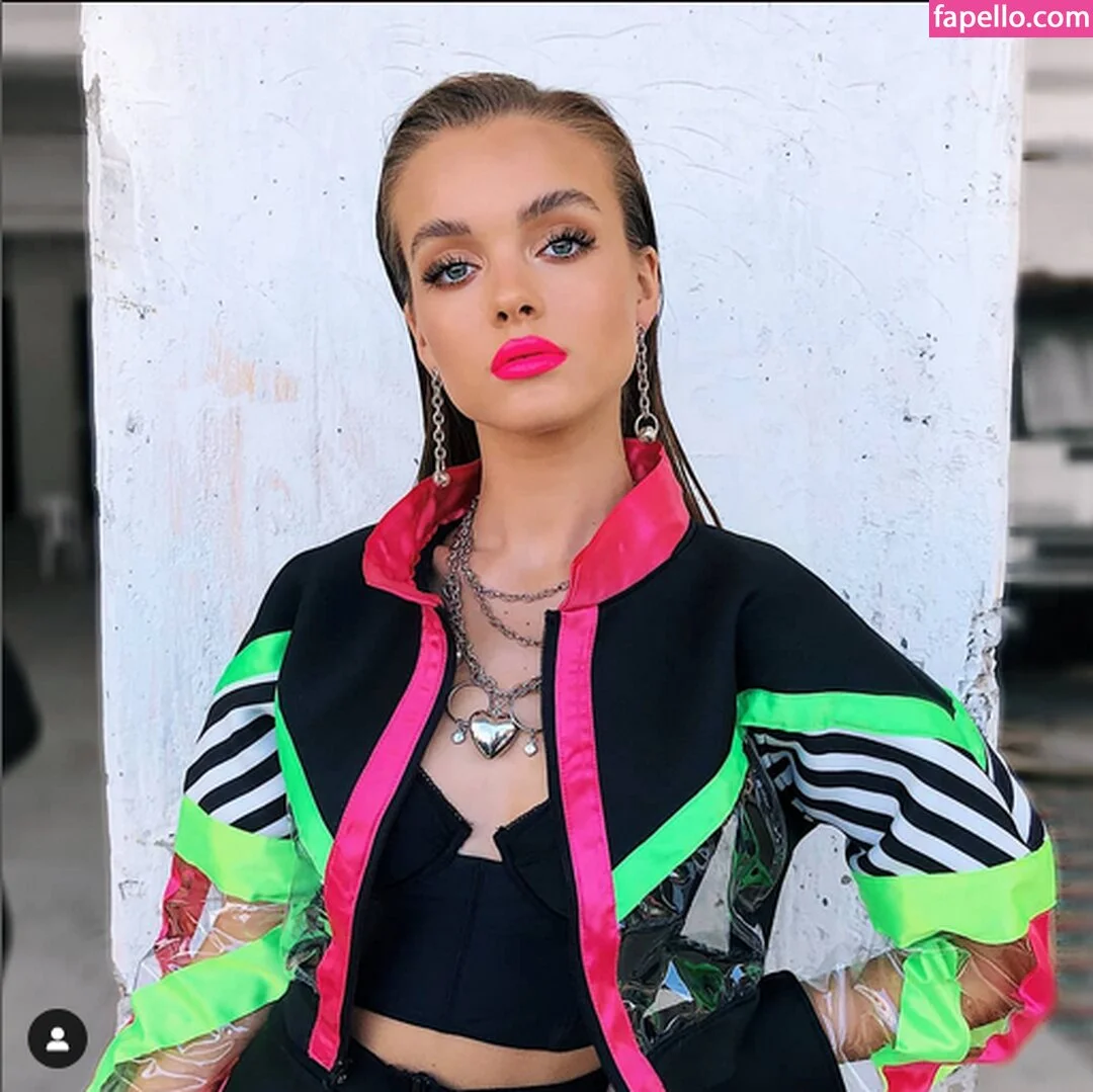 Anna Zak Onlyfans Photo Gallery 