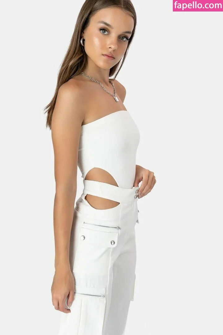 Anna Zak Onlyfans Photo Gallery 