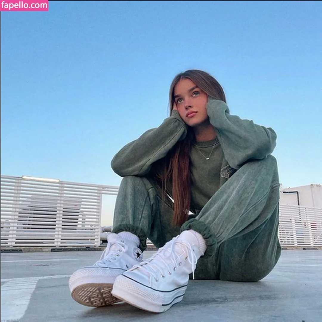 Anna Zak Onlyfans Photo Gallery 