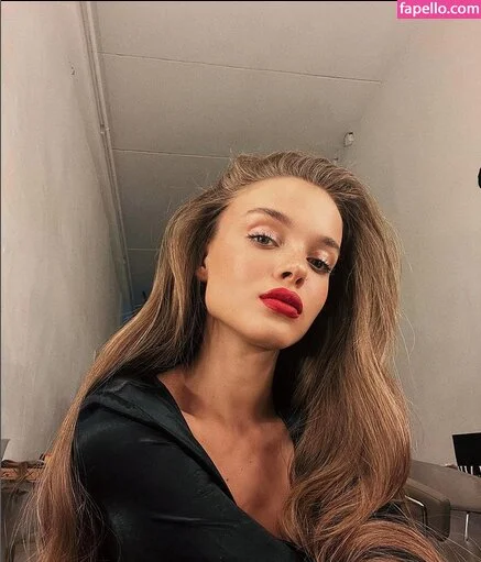 Anna Zak Onlyfans Photo Gallery 